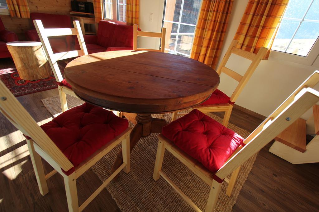 Chalet Daheim Reckingen ภายนอก รูปภาพ